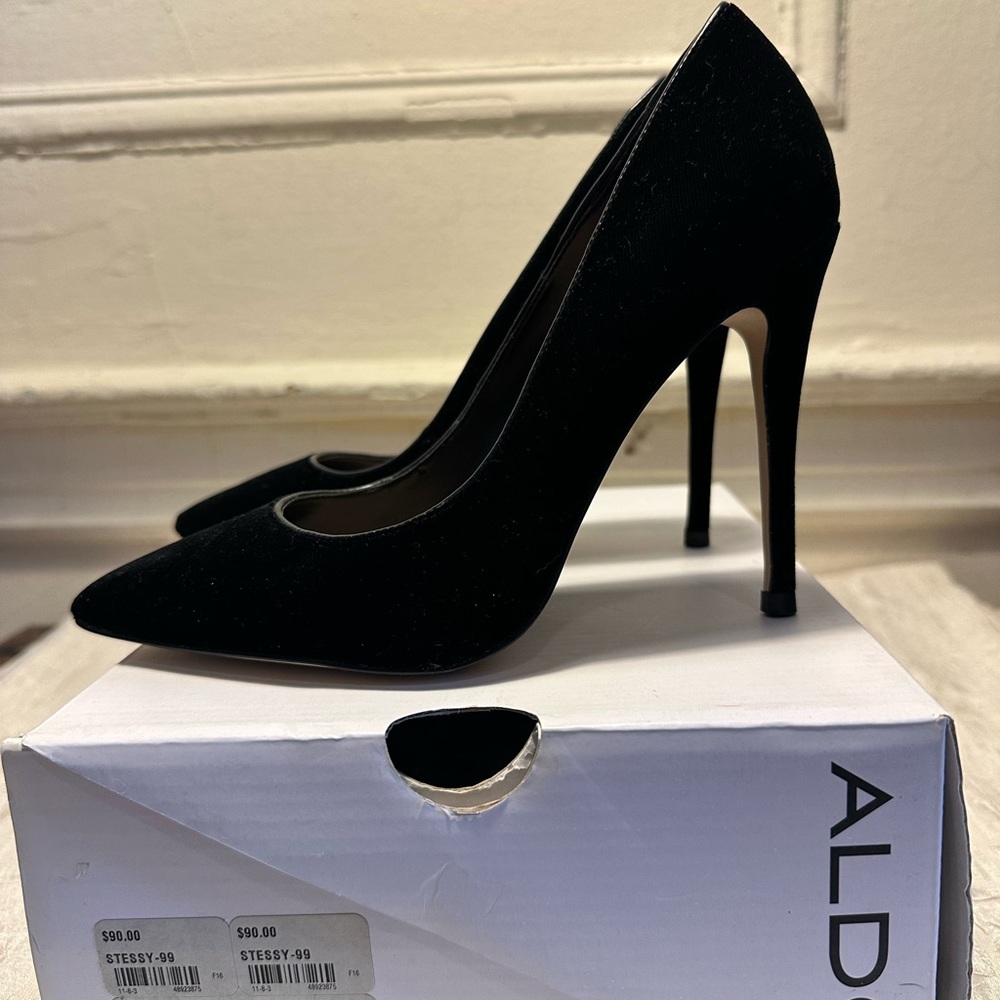 ALDO Black Women's Suede Stiletto Heels  Brand New NIB Size US 6